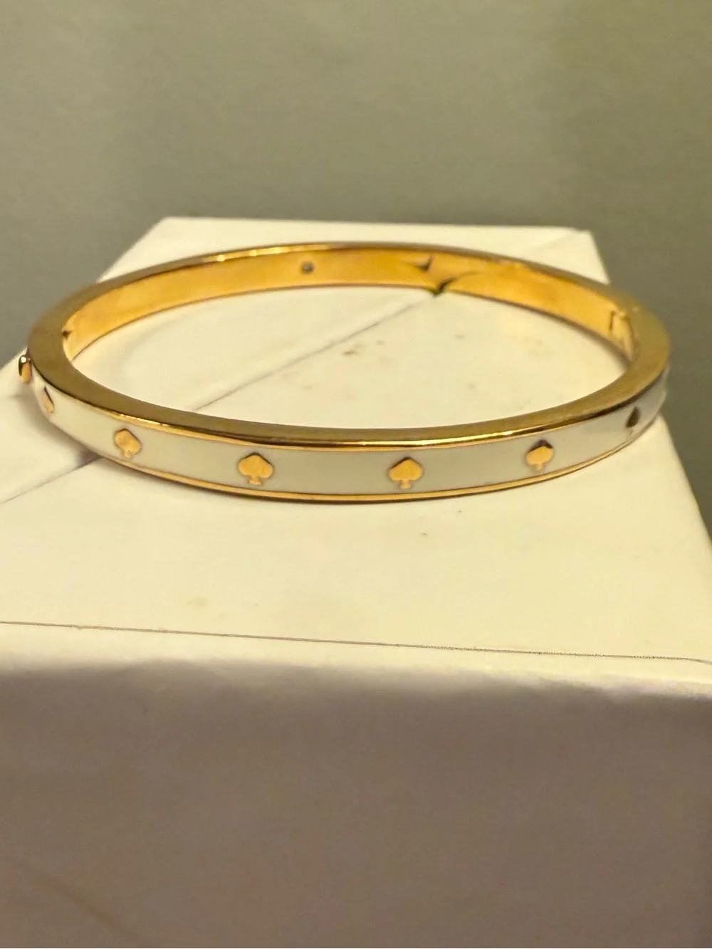 kate spade Spot the Spade Enamel Hinged Bangle Bracelet White Gold - Picture 6 of 12